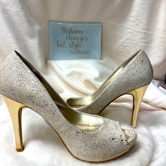 Moda Spana Shoes - All that Glitters is Gold!! 👠 Sexy Platform Pumps